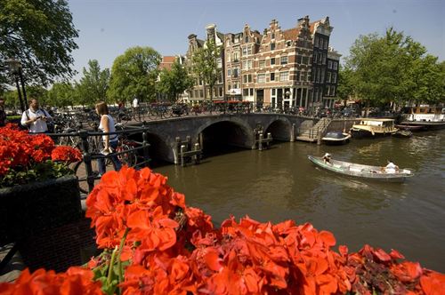 The turistscan buy cannabis in Amsterdam